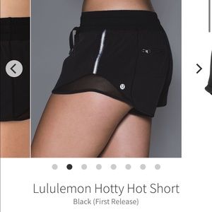 Lululemon Hotty Hot in Black 2.5 IN